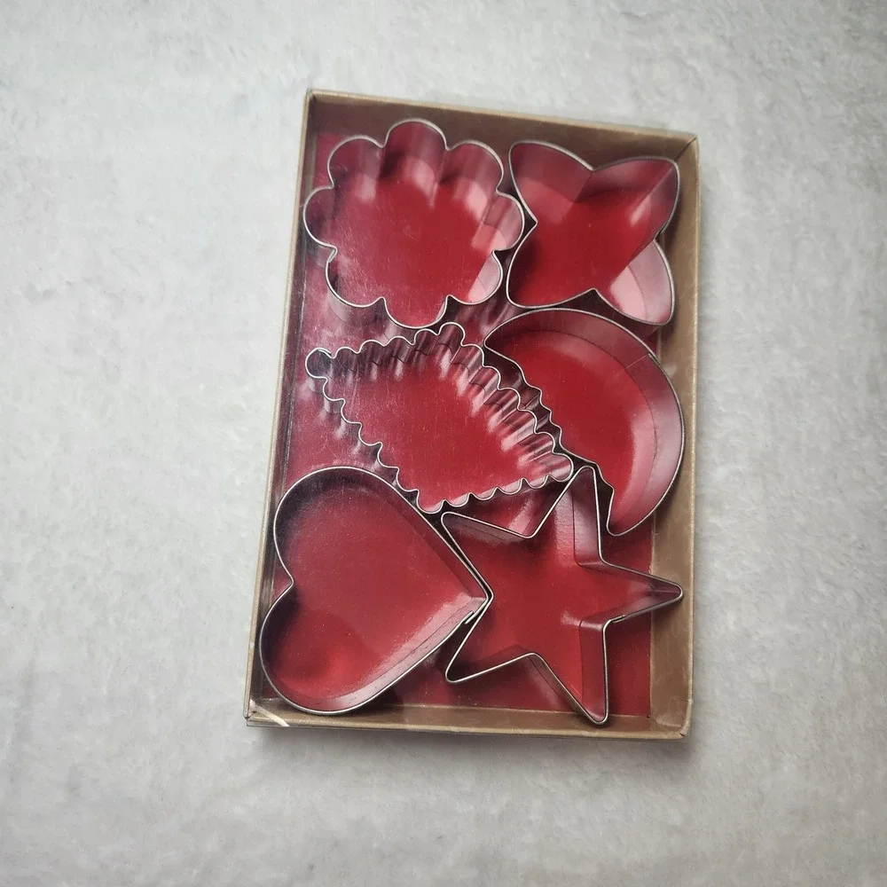 Vintage Style Metal Cookie Cutter Set 6 Piece Heart Star Moon Red Silver